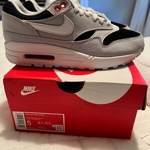 NWOT! Nike Air Max 1 Urawa